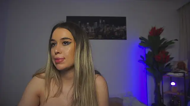 Chat +18 de NaughtyAdda ao vivo