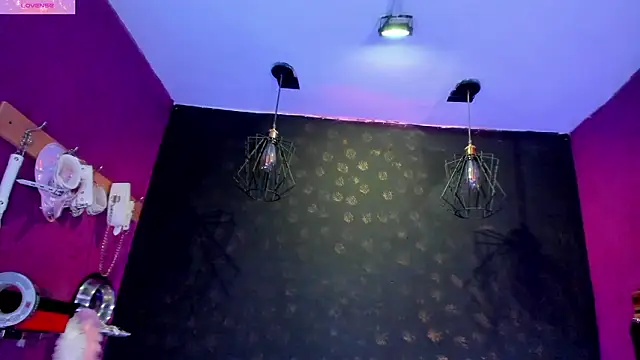 Alexa_Slave élő XXX-chatje