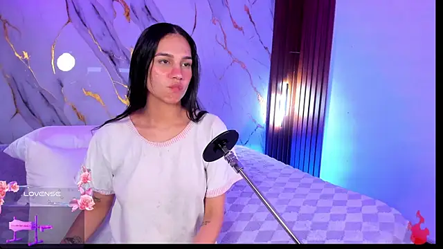 Chat +18 de Emmiicute ao vivo