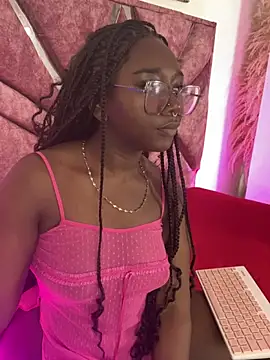 ZahhyFrequency 现场XXX聊天