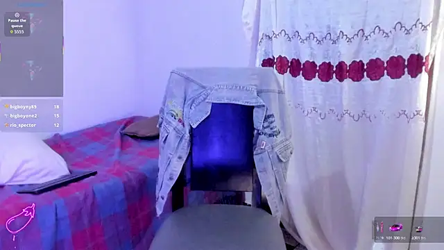 Chat +18 de Nikki__uwu ao vivo