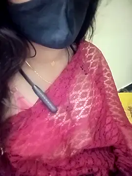 Tamil_Rani- Adlı Modelin Canlı XXX Sohbeti