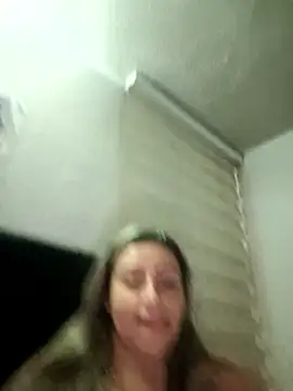 maynor_1998's Live XXX Chat