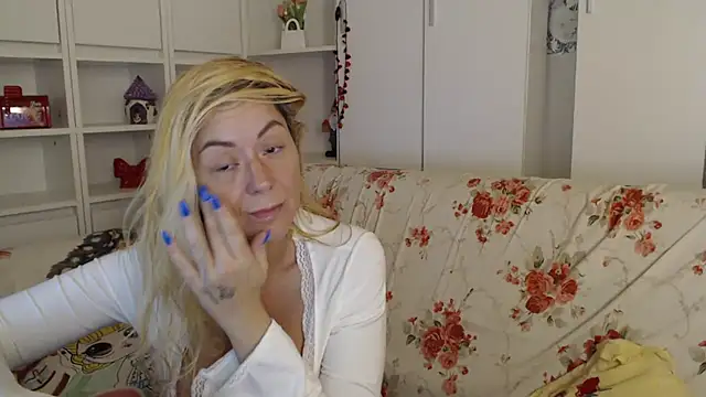 Chat XXX en directo de _karolynesyera_