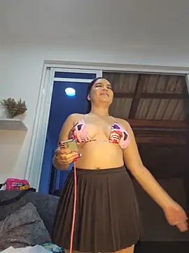 Chat +18 de Pretty_Julieta ao vivo