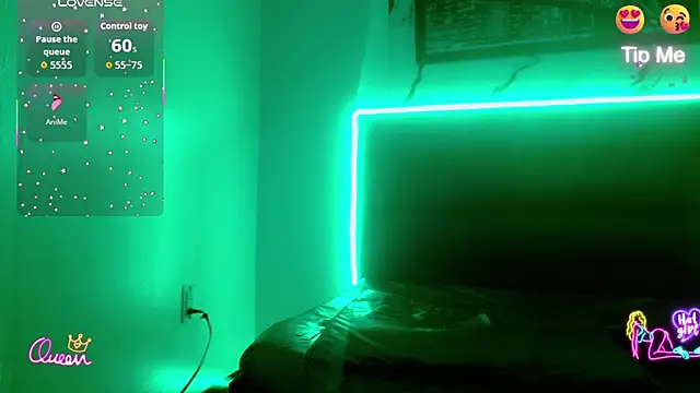 Show modela Karlaa_Hernandez_ na web-kameri