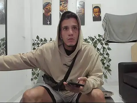 Show modela Latins_Boss na web-kameri