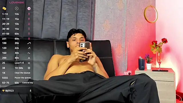 Alejandroo_Montenegro webkamerás műsora