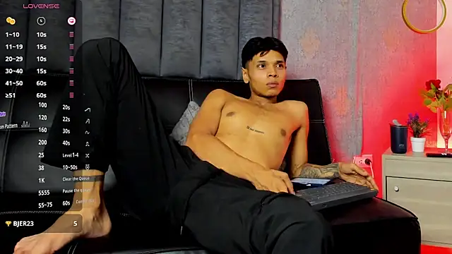 Alejandroo_Montenegro 在線直播表演