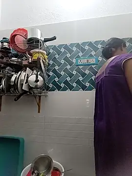 Chat +18 de Hot-Tinaa ao vivo