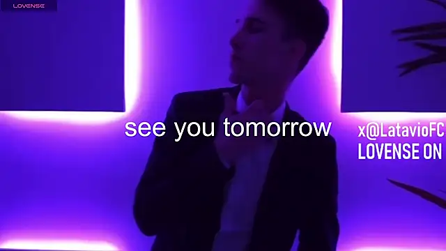 Živý XXX chat Midnighter_