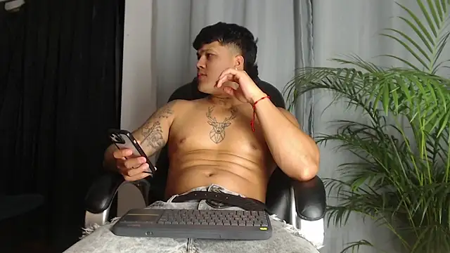 Pedro_x777 Show in webcam