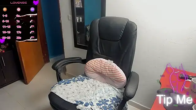 Živý XXX chat peanut_tangerine