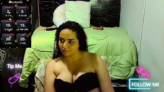 دردشة _naughty_milf الجنسية المباشرة