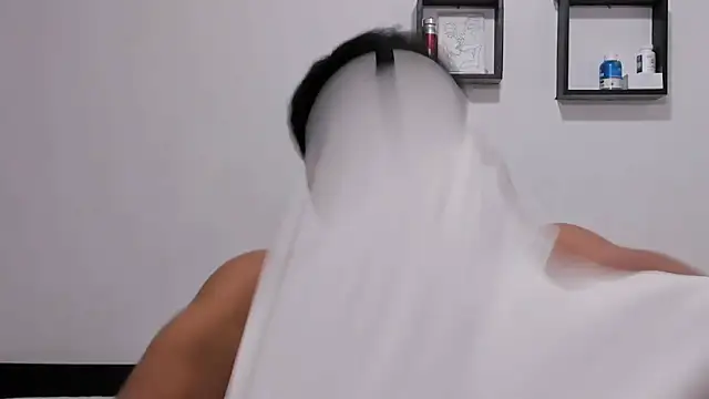 Chatroom XXX en direct de noah_belami