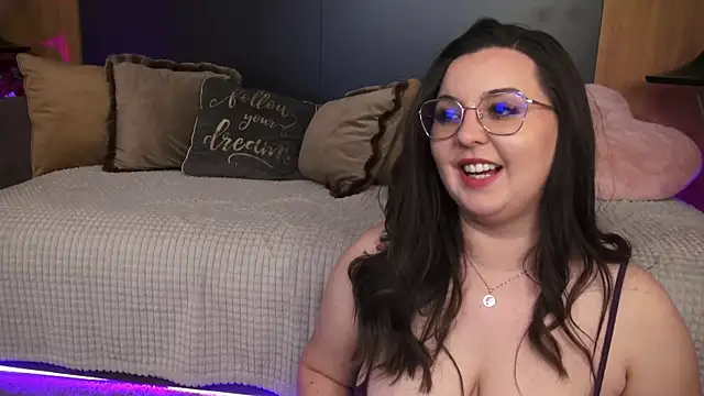 Chat XXX en directo de Mia_Swano