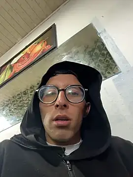 แชท XXX สดของ LeonBlazze