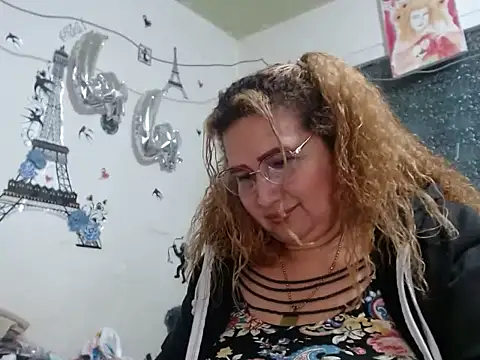 Perla1981-- 现场XXX聊天