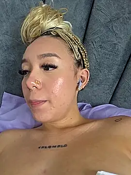 alaia_princess Adlı Modelin Canlı XXX Sohbeti