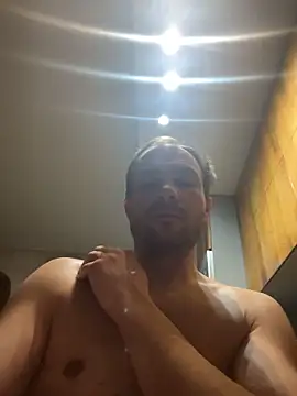 Chat XXX en directo de Adventurehotman