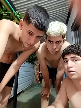 3hornys-straights' Webcam Show