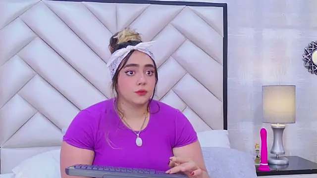 VioletMonroee Adlı Modelin Web Kamerası Şovu