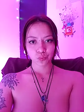 دردشة AuroraaMoonn الجنسية المباشرة