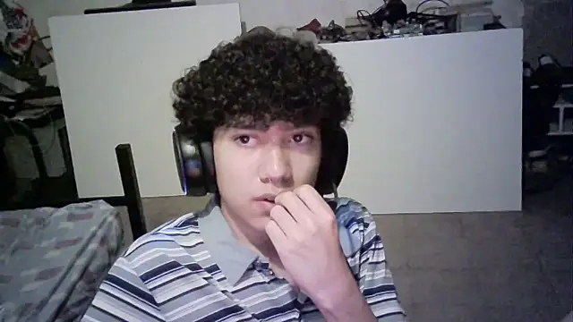 Emv2: вебкам-шоу