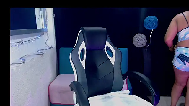 XXX chat uživo modela SofiaRoyal2308