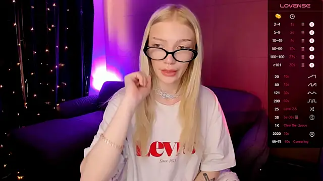 AnyaTaylor_: απευθείας συνομιλία ΧΧΧ