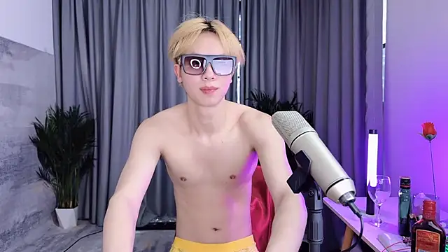 hafabva: διαδικτυακό σόου στην κάμερα