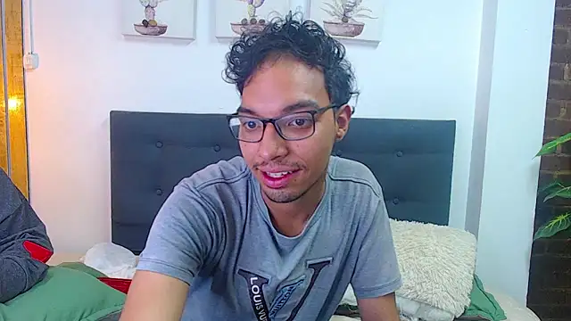 naughtycouplex_ webkamerás műsora