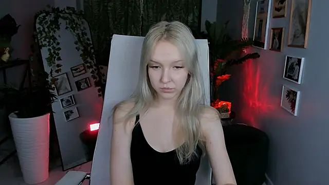 MaoqiBeverly Adlı Modelin Canlı XXX Sohbeti