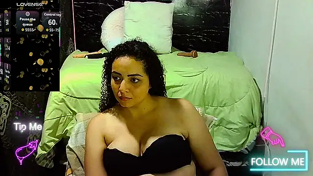 _naughty_milf Live XXX-chat