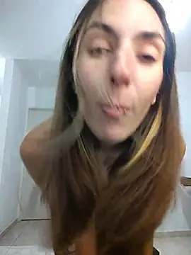 Chatroom XXX en direct de sweetsinxxx