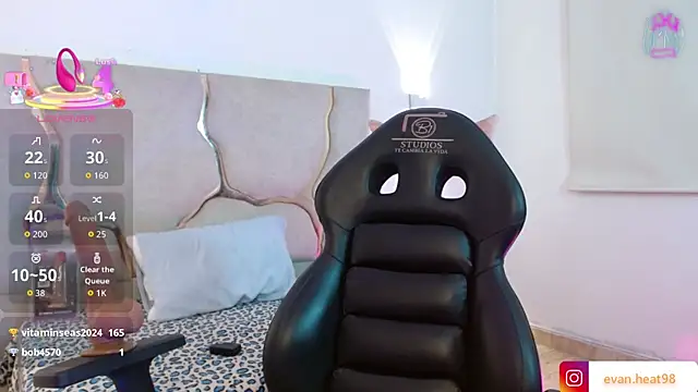 Pertunjukan Kamera Web EVAN_TAY