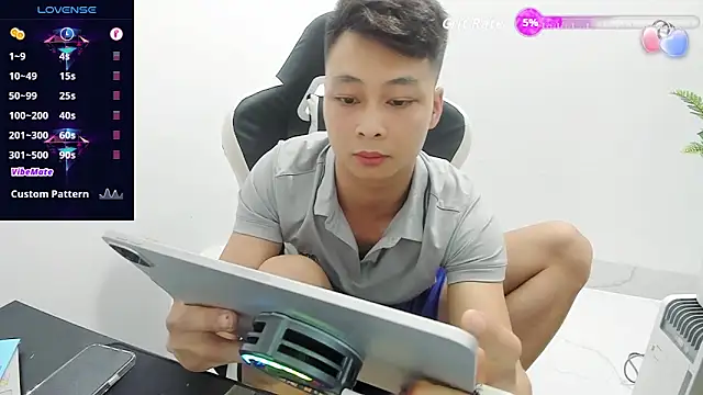 Naughty___asian Pertunjukan Webcam