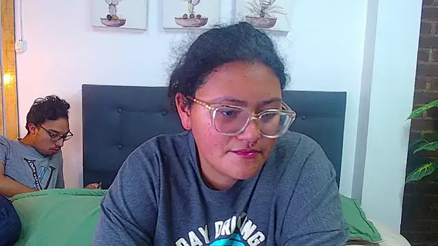 Онлайн чат XXX naughtycouplex_