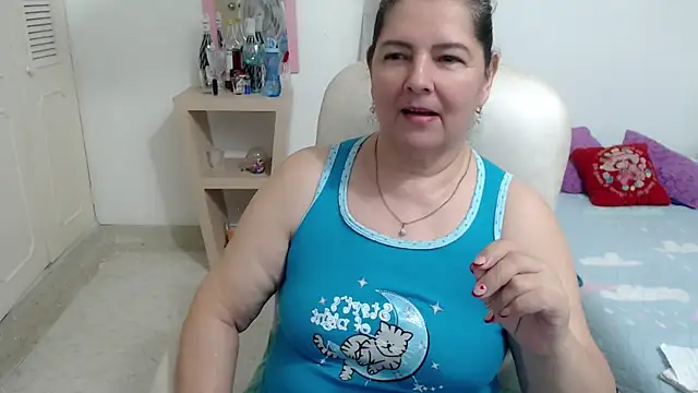 leonela_69のライブXXXチャット