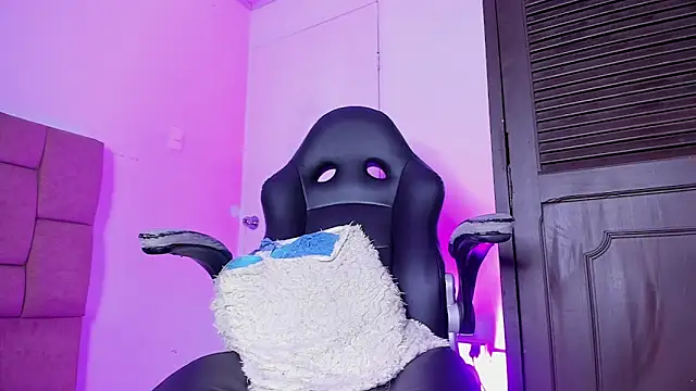 KateValenciaa: онлайн-секс-чат