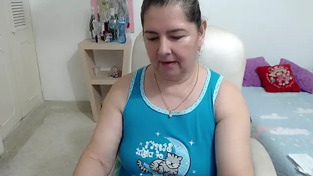 leonela_69's Webcam Show