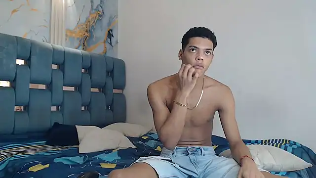 PRETTY_FEM webkamerás műsora