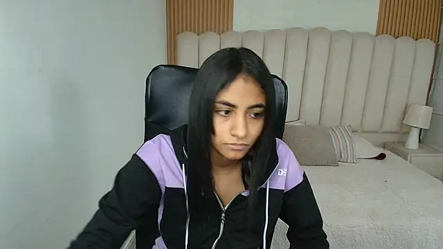 shaneelle: онлайн-секс-чат