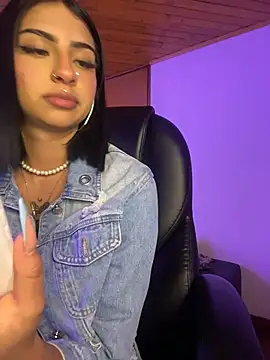 Hilary_pinkk's Live XXX Chat