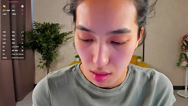 FlirtyAura's Live XXX Chat