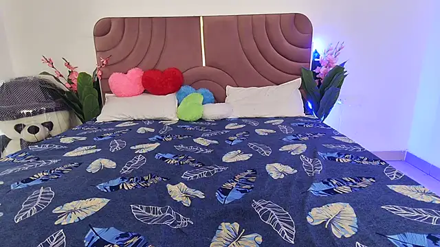 Husan-e-Jasminen Live XXX chat