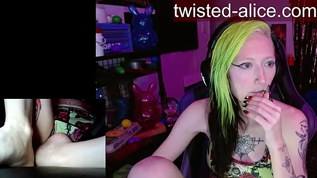 Twisted_Alice Adlı Modelin Canlı XXX Sohbeti