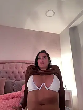 Bella__Wood 在線直播表演