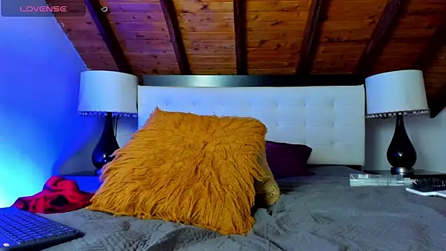 Adara_Ferrara webkamerás műsora