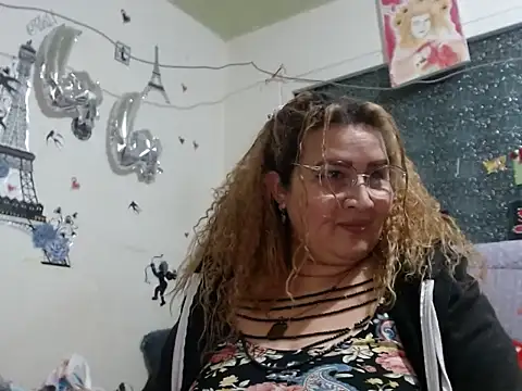 Perla1981-- Live XXX-chat